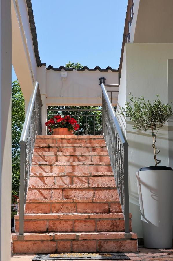 Apartmán "Elegant & Quiet House" Igumenica Exteriér fotografie